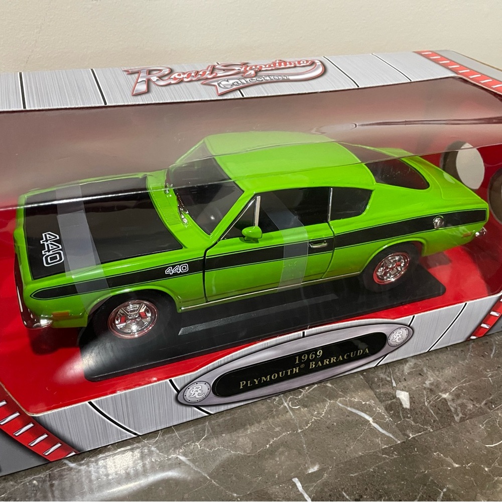 American Signature Diecast 1:18 Scale 1969 Plymouth Barracuda 440 NIB